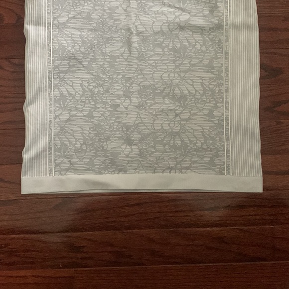 Fabletics Racerback Top - Picture 4 of 4